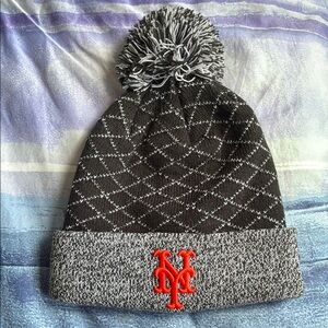 EUC METS/NYM New Era Black and Gray Knit women’s winter Beanie